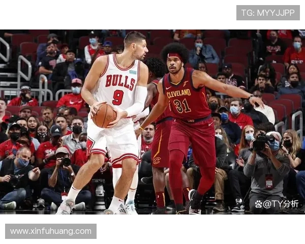 2021年公牛与尼克斯激战回顾球队表现与精彩瞬间分析 2021年公牛与尼克斯激战回顾球队表现与精彩瞬间分析
