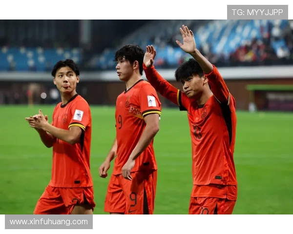 中国国足迎战卡塔尔队期待逆袭全力争胜展现团队精神与实力