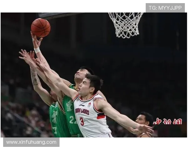 广东龙狮与辽宁本钢激战正酣谁能在赛场上笑到最后 广东龙狮与辽宁本钢激战正酣谁能在赛场上笑到最后