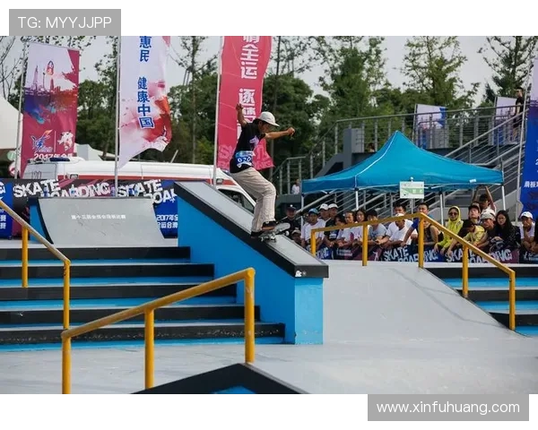 成都滑板队在世界攀岩锦标赛中的团队协作表现值得称赞与反思